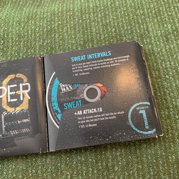 Insanity Max 30 Workout Video Set - Picture 4 of 12